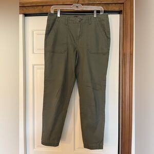 Women’s jean joggers with elastic pant cuffs, size 8, 1822 Denim brand